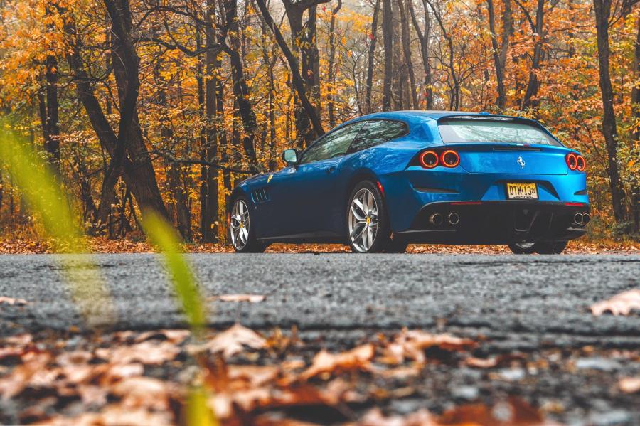  Ferrari GTC4Lusso T 2017 года  (NA) (фото 4 из 7)